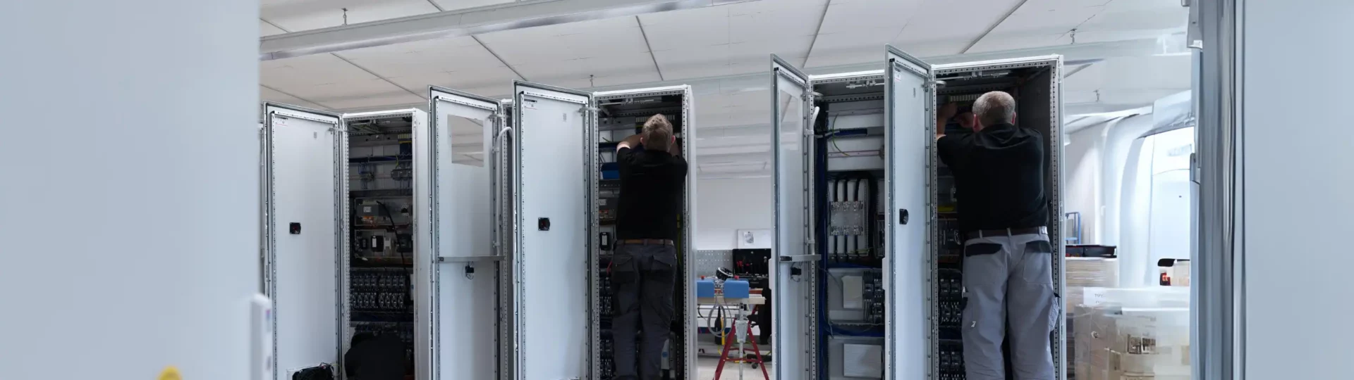 UL-compliant control cabinet for hazardous areas The control cabinet will be equipped with a safety device