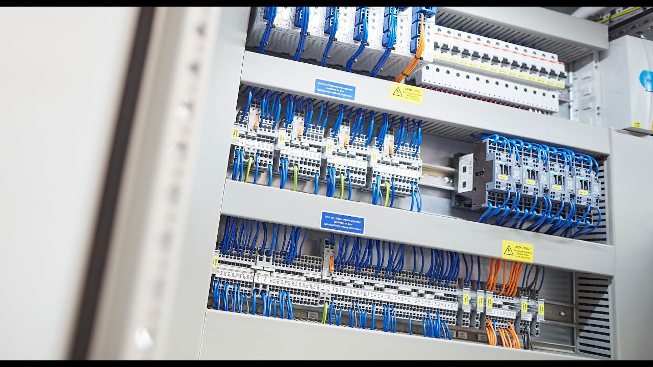 Short Circuit Current Rating nach UL 508A Das Innere eines kurzschlussfesten Schaltschranks